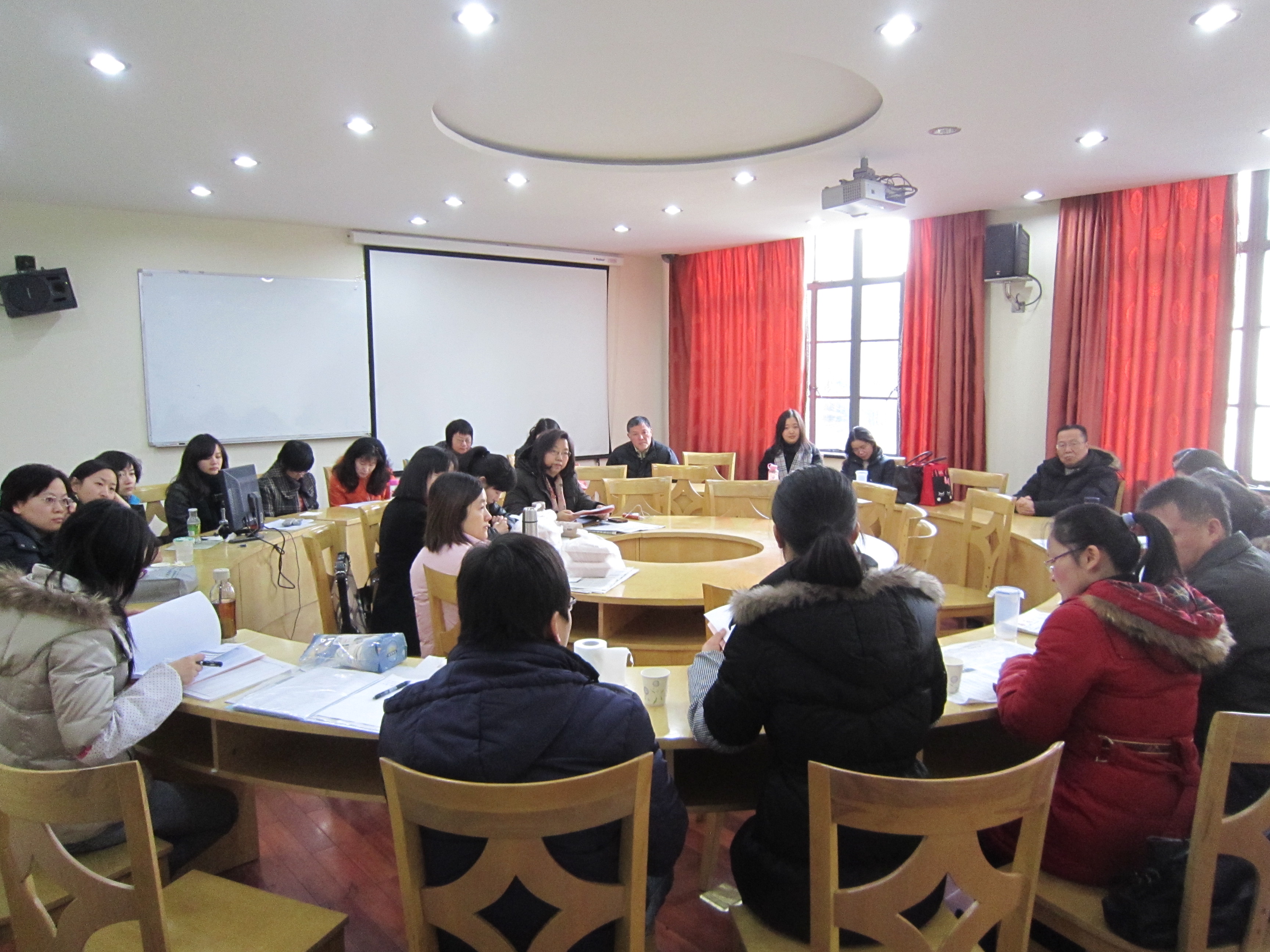 BB贝博艾弗森官方网站班导师一同探讨工作